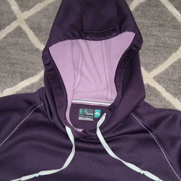 Under Armour semi-fitted hoodie- Women's Medium - Picture 4 of 4